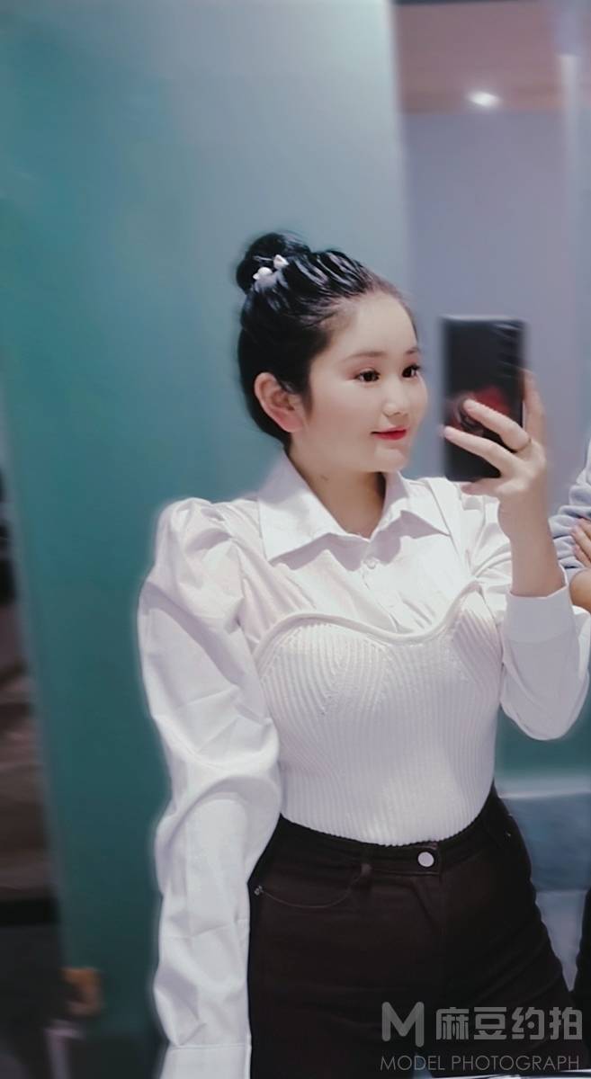 清新模特