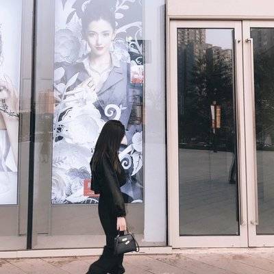 黑白模特