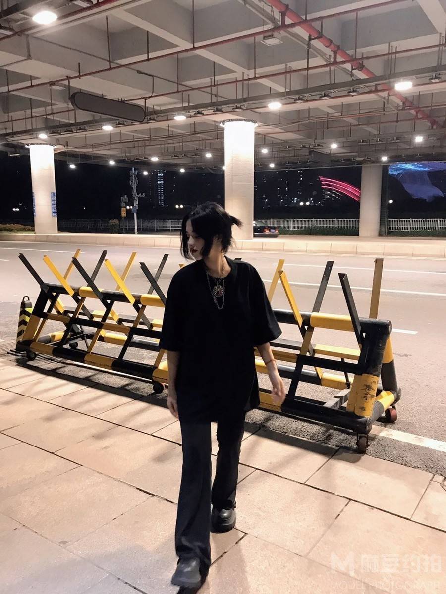 暗黑模特