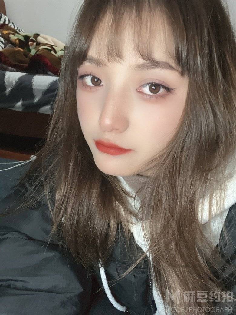 黑白模特
