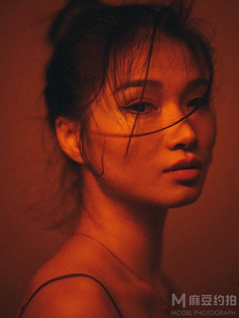 黑白模特