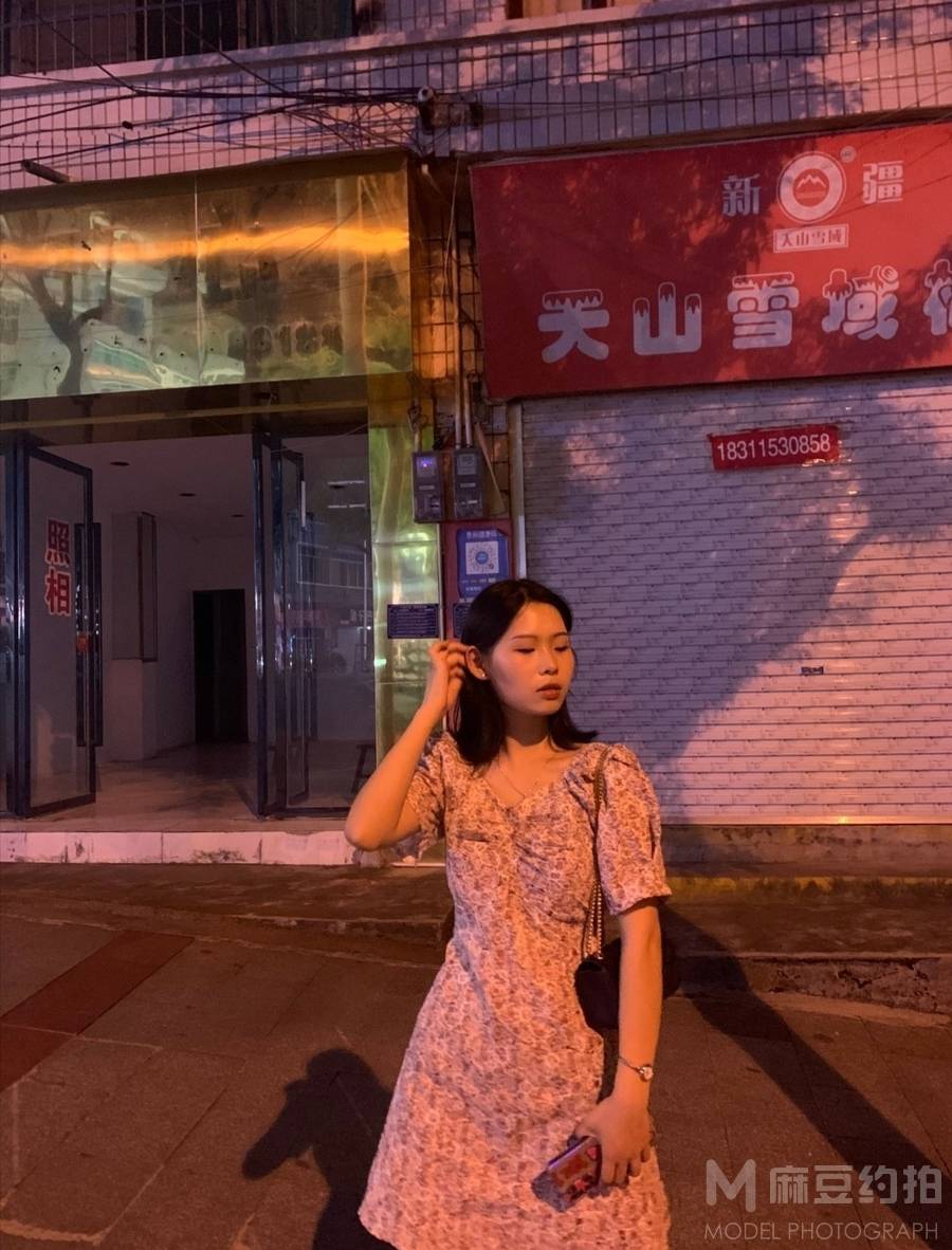 夜景模特