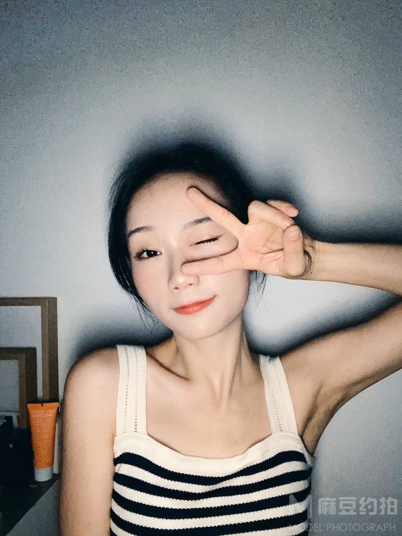 黑白模特