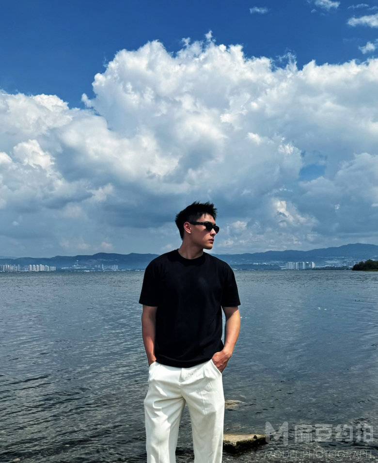 黑白模特