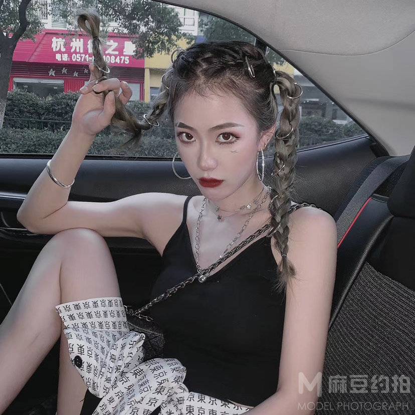 情绪模特