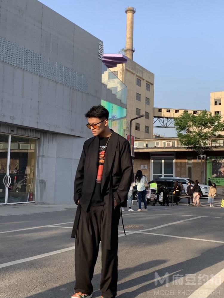 情绪模特