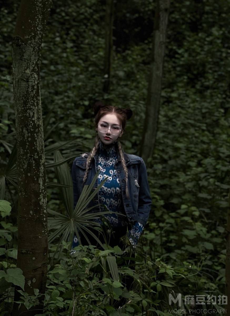 情绪模特