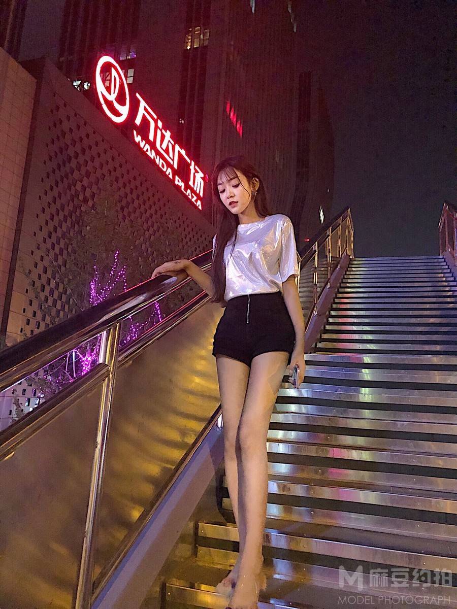 夜景模特