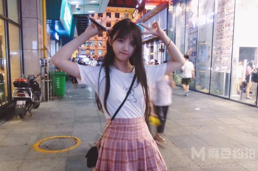 校园模特