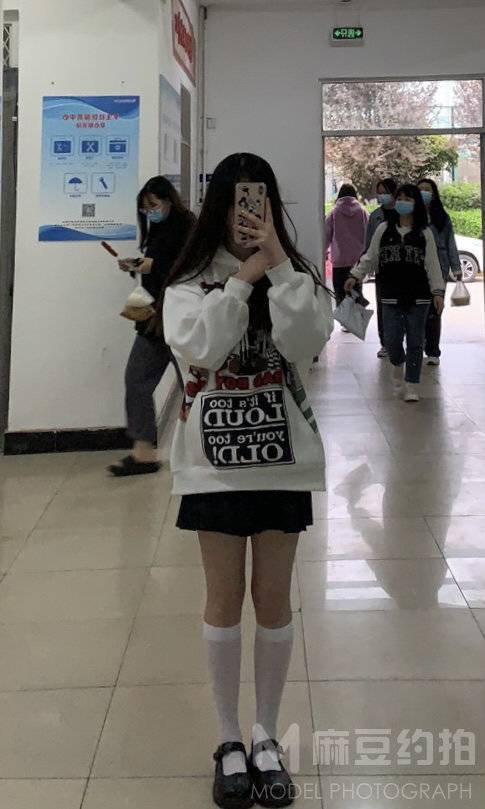 校园模特