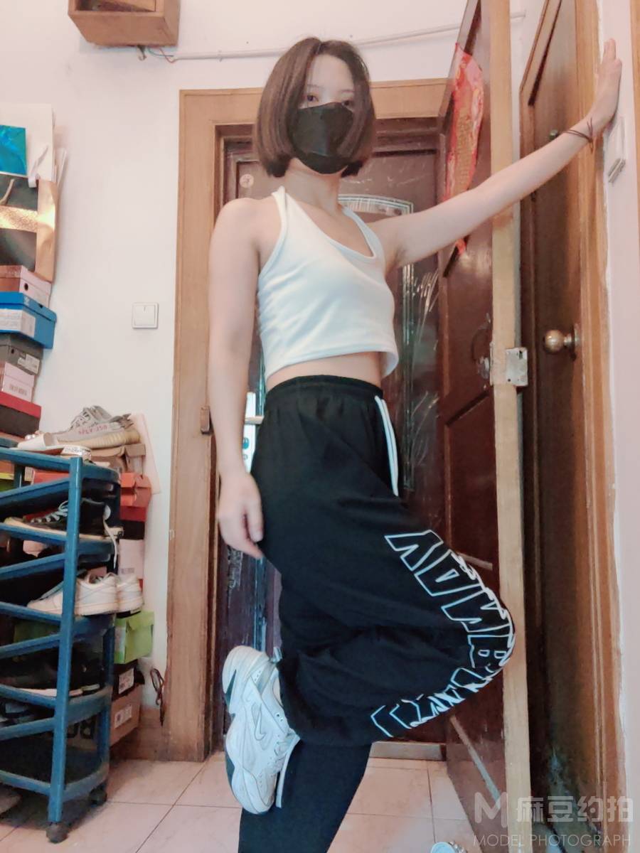 黑白模特