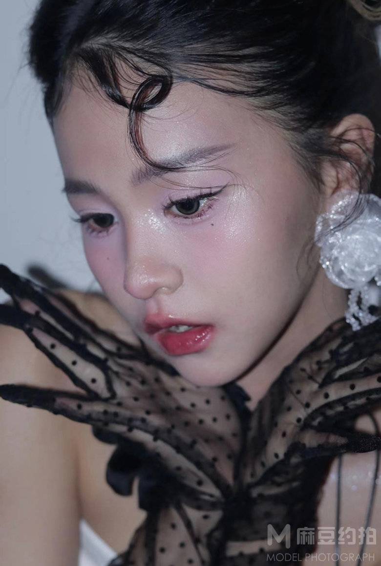 妆容模特