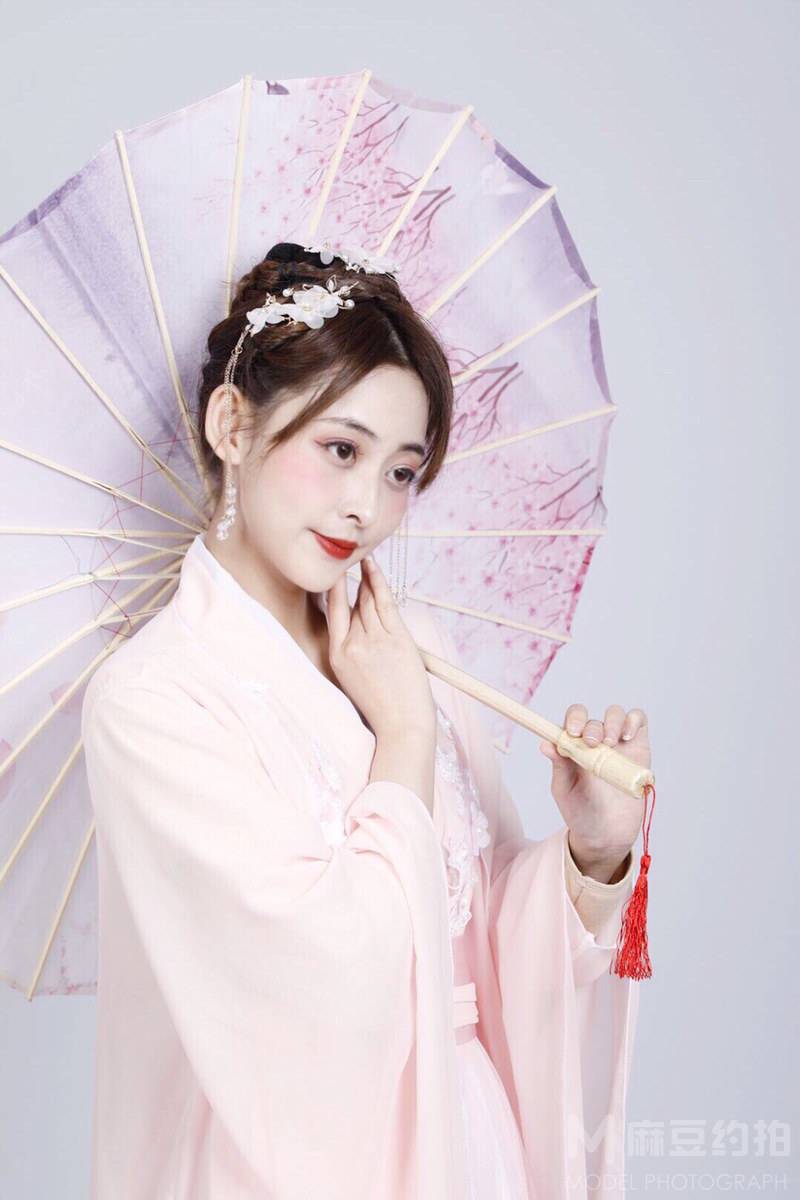 汉服模特