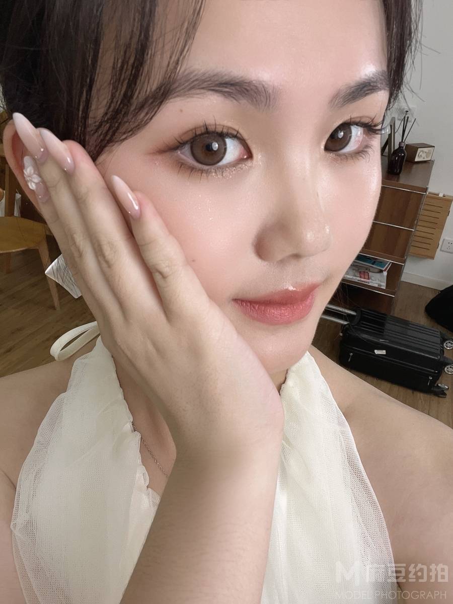 妆容模特