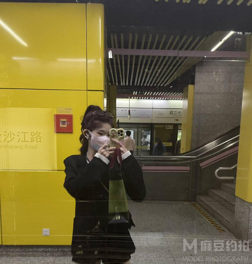 黑白模特