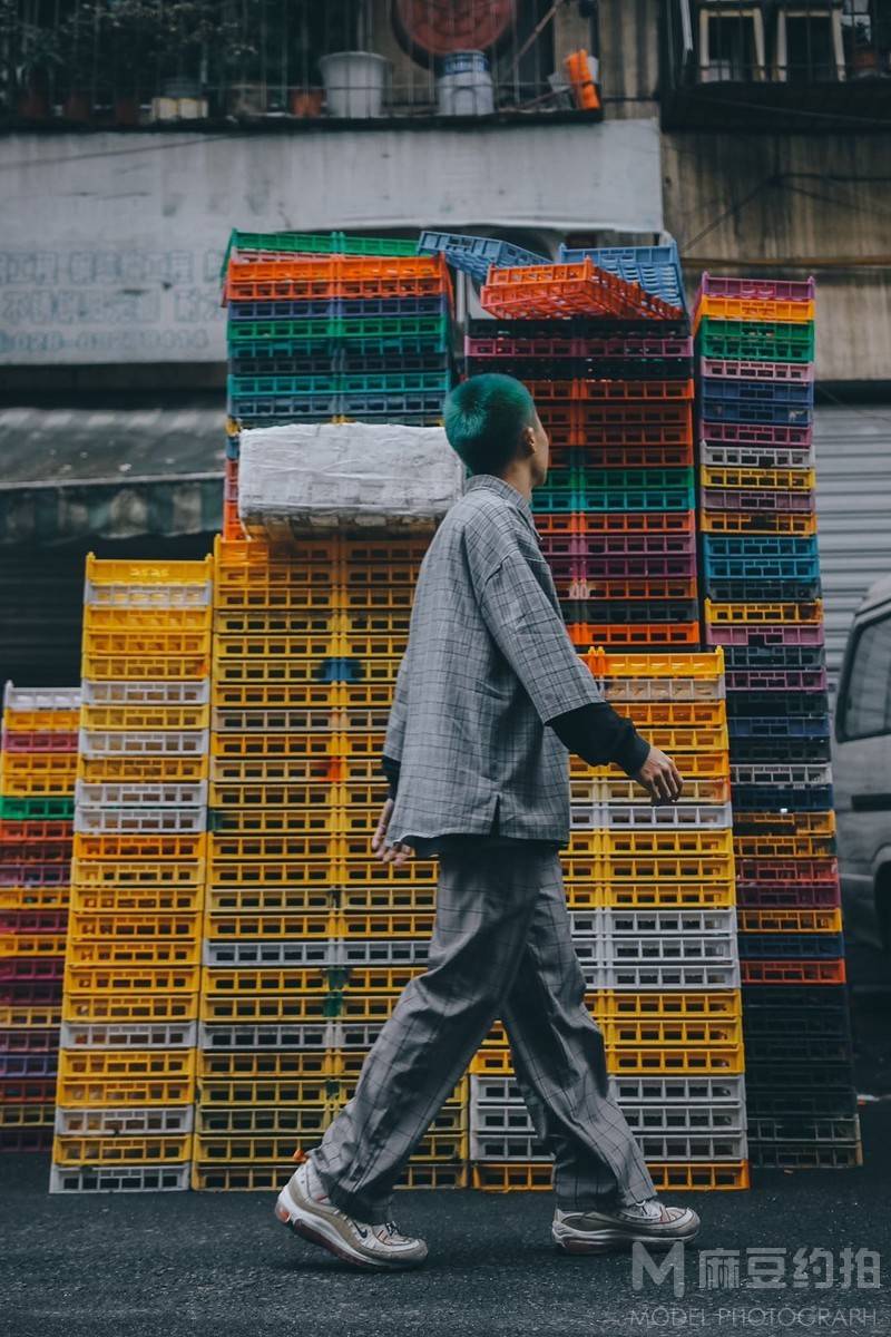 情绪模特