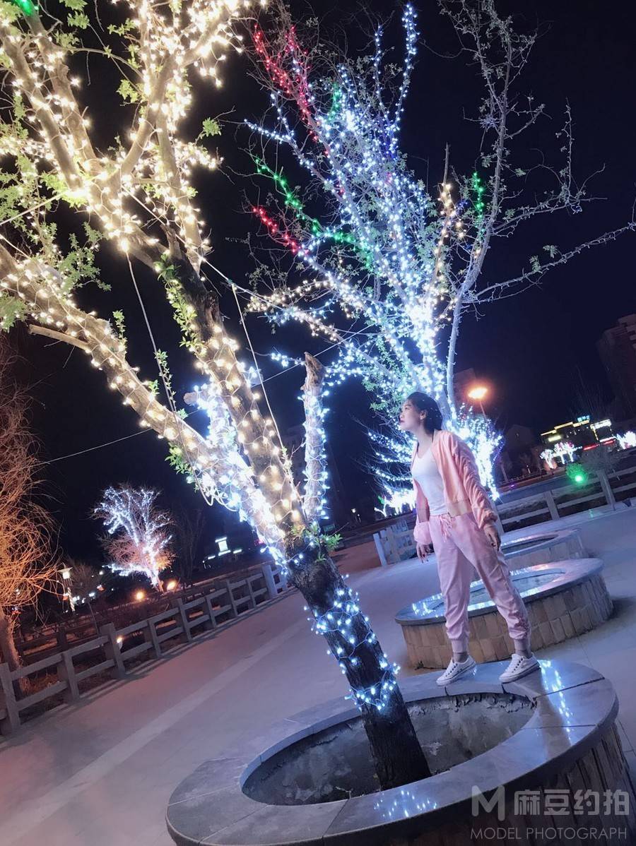 夜景模特