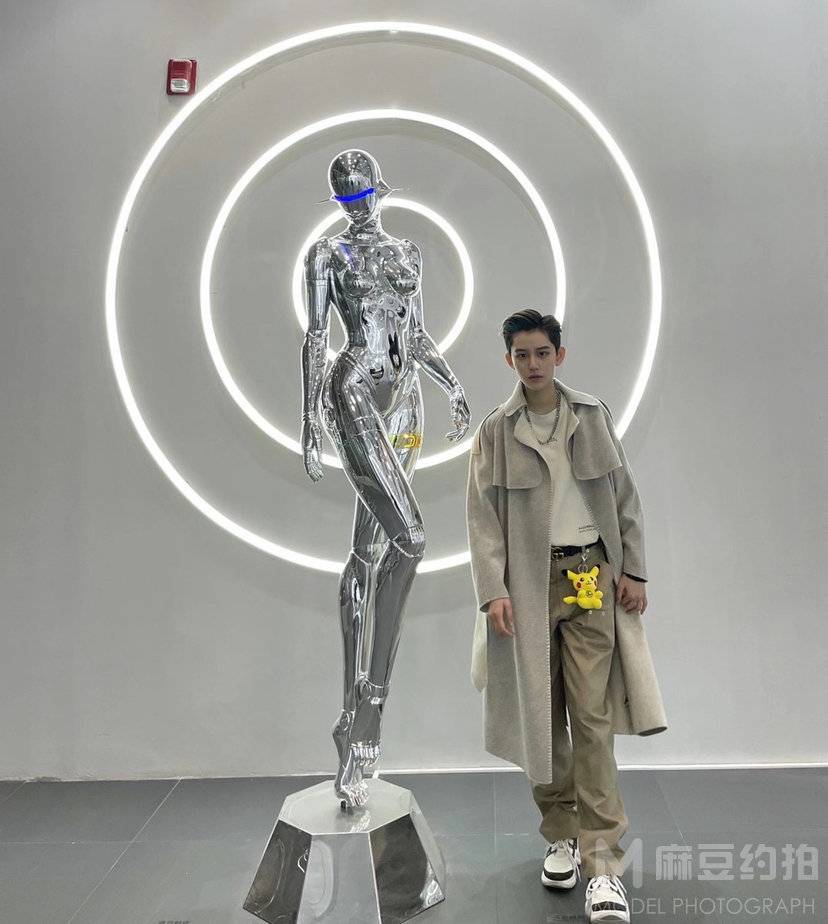 情绪模特