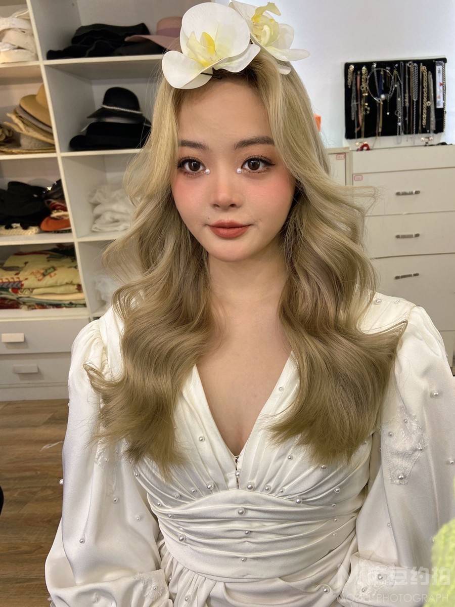 妆容模特