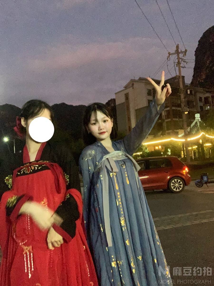 汉服模特