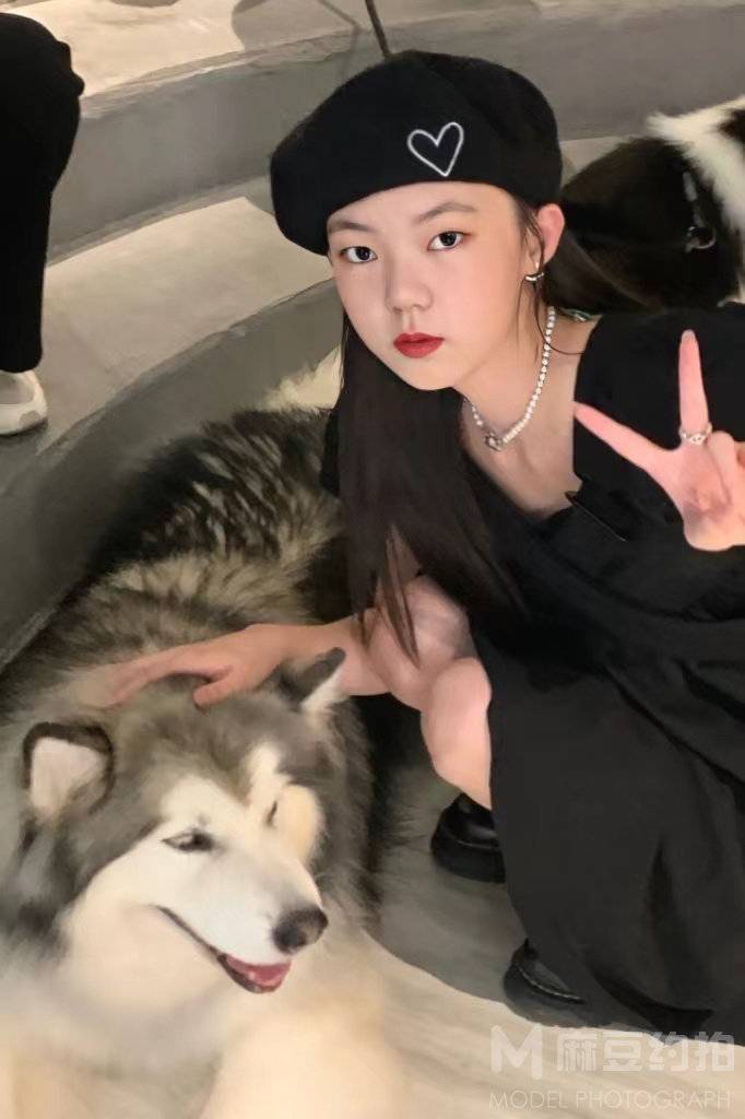 校园模特