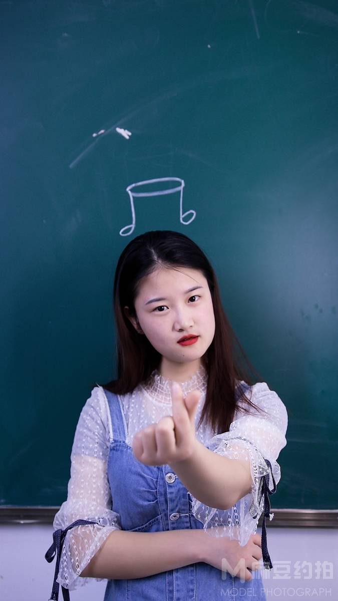 校园模特