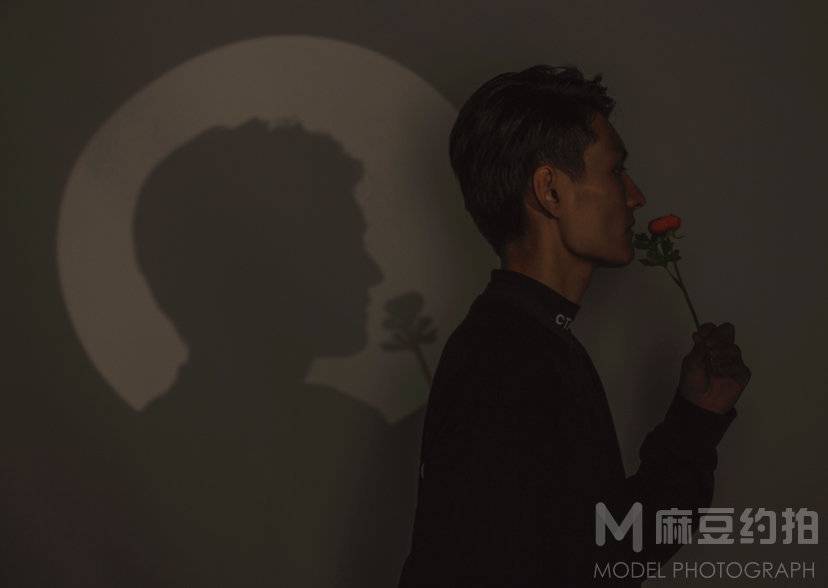 黑白模特