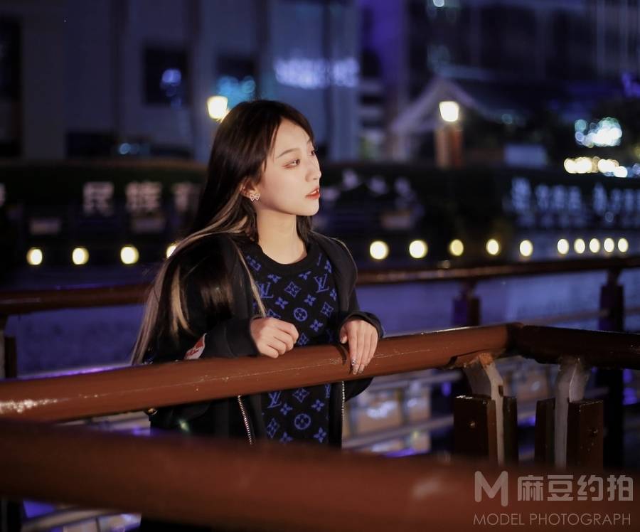 夜景模特