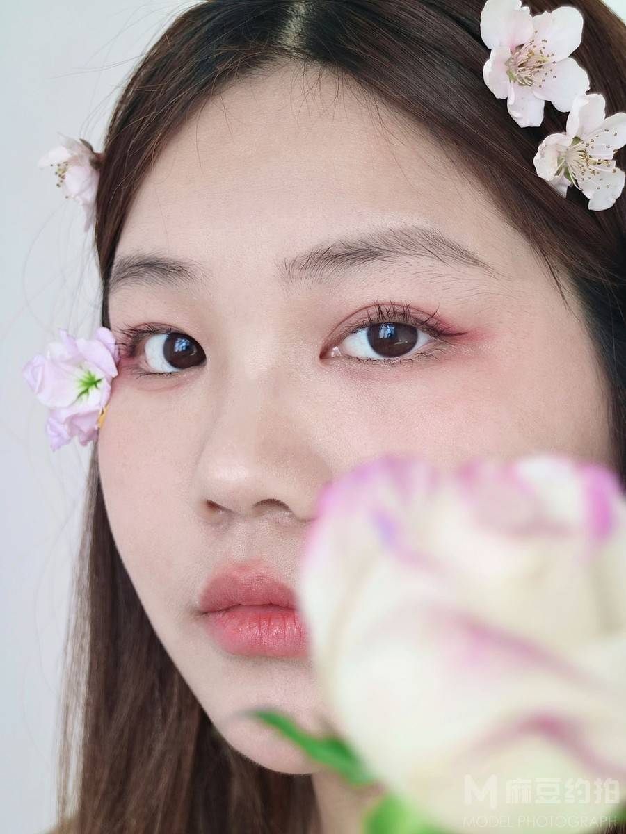妆容模特