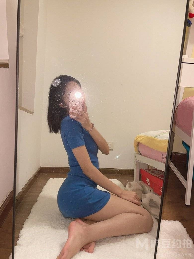 黑白模特