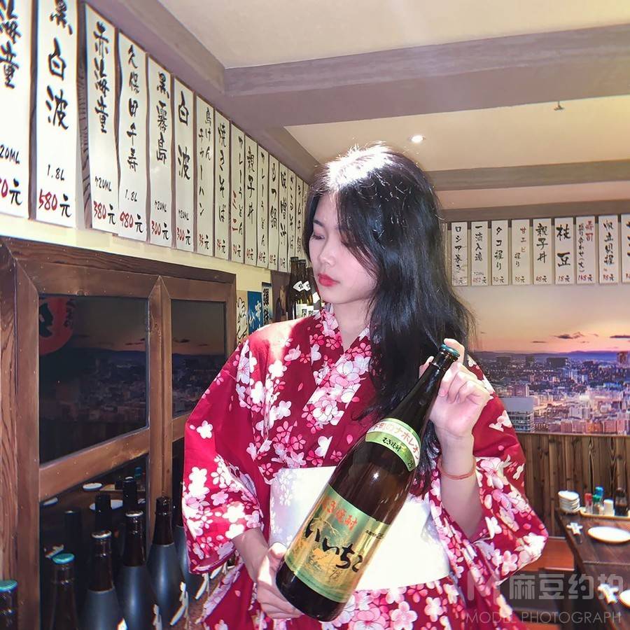 妆容模特