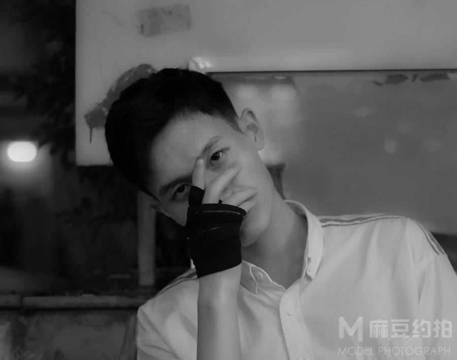 黑白模特