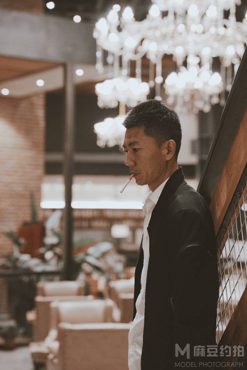 情绪模特