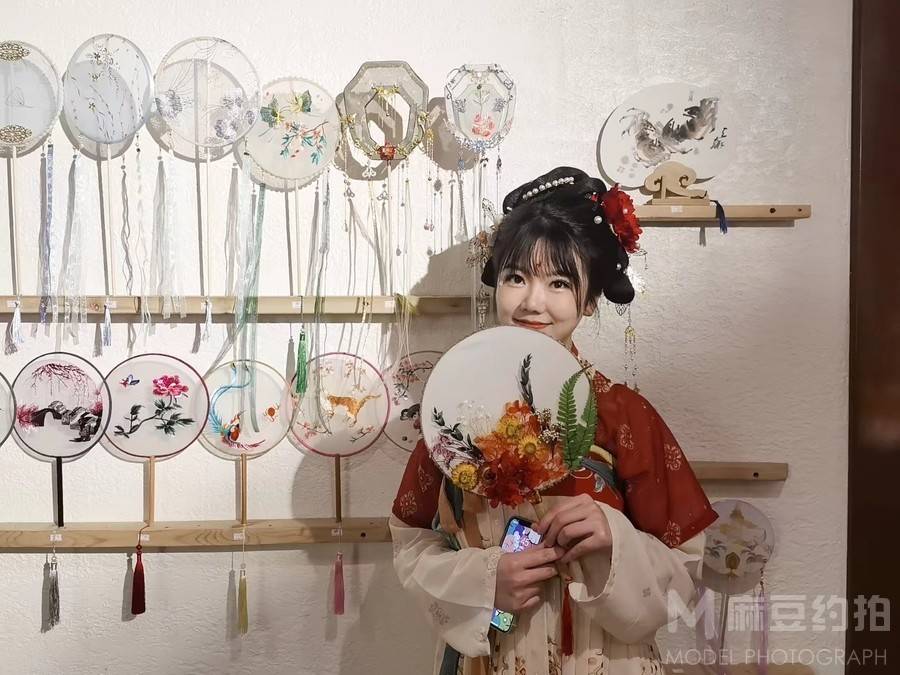 汉服模特