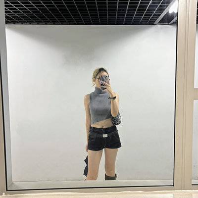 黑白模特
