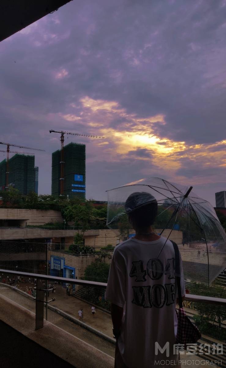 情绪模特