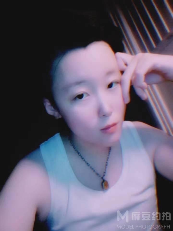 黑白模特