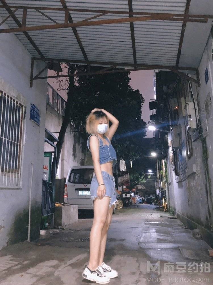 黑白模特