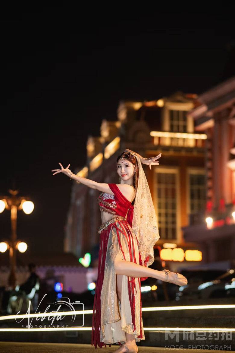 夜景模特