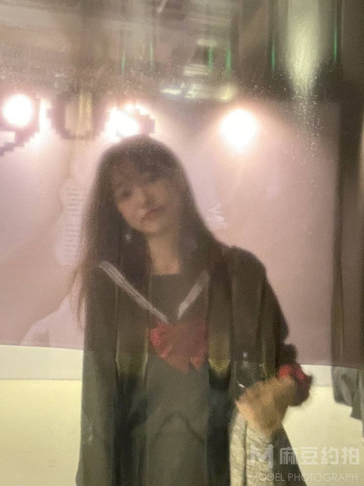 黑白模特