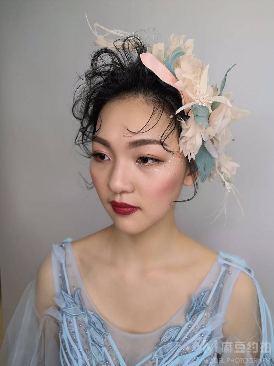 妆容模特