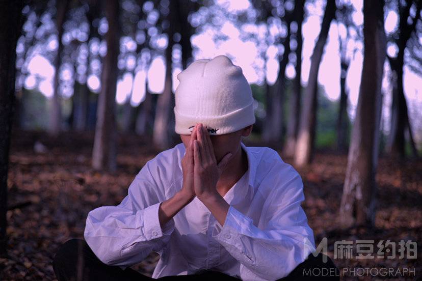 情绪模特
