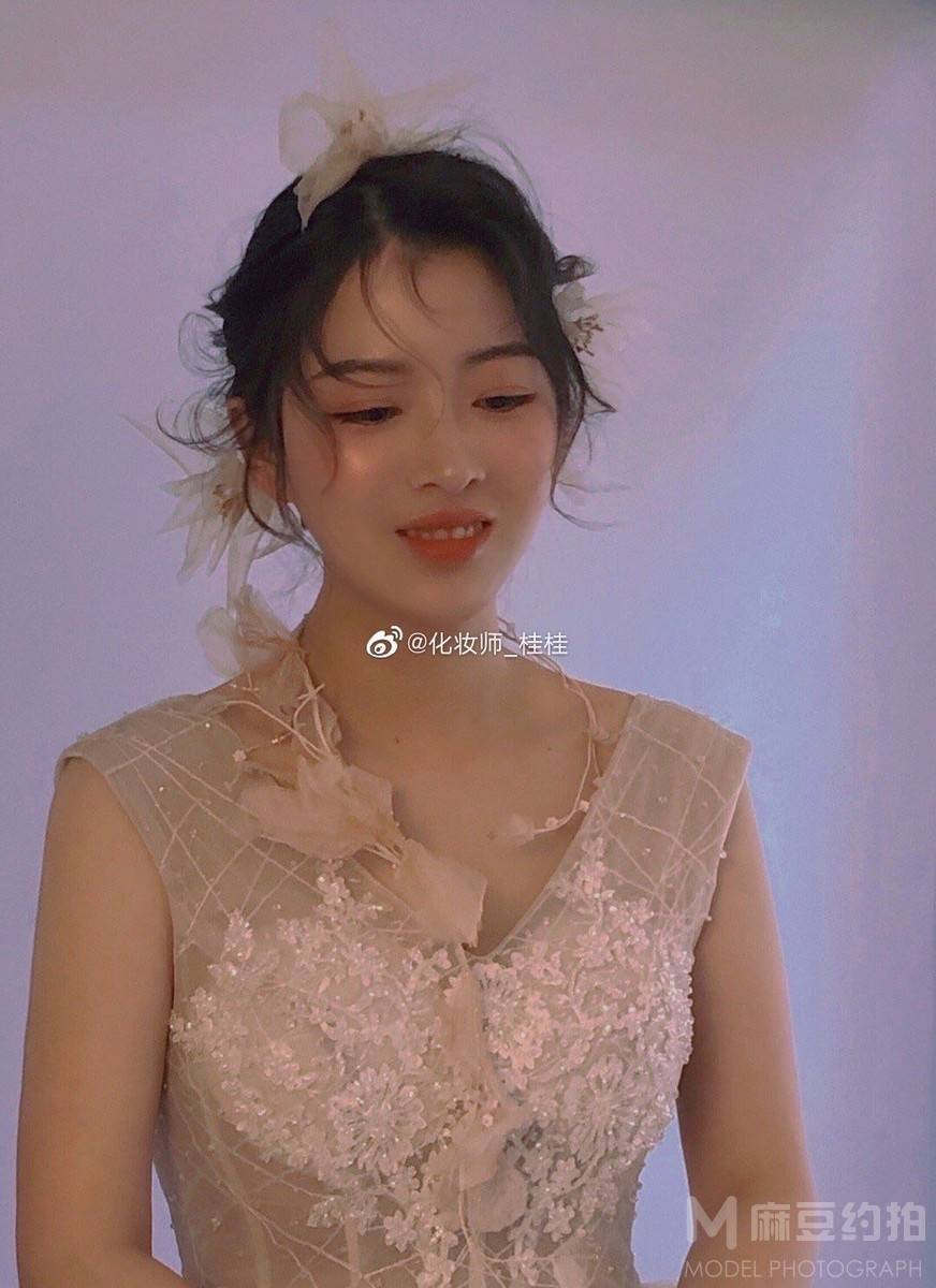 妆容模特