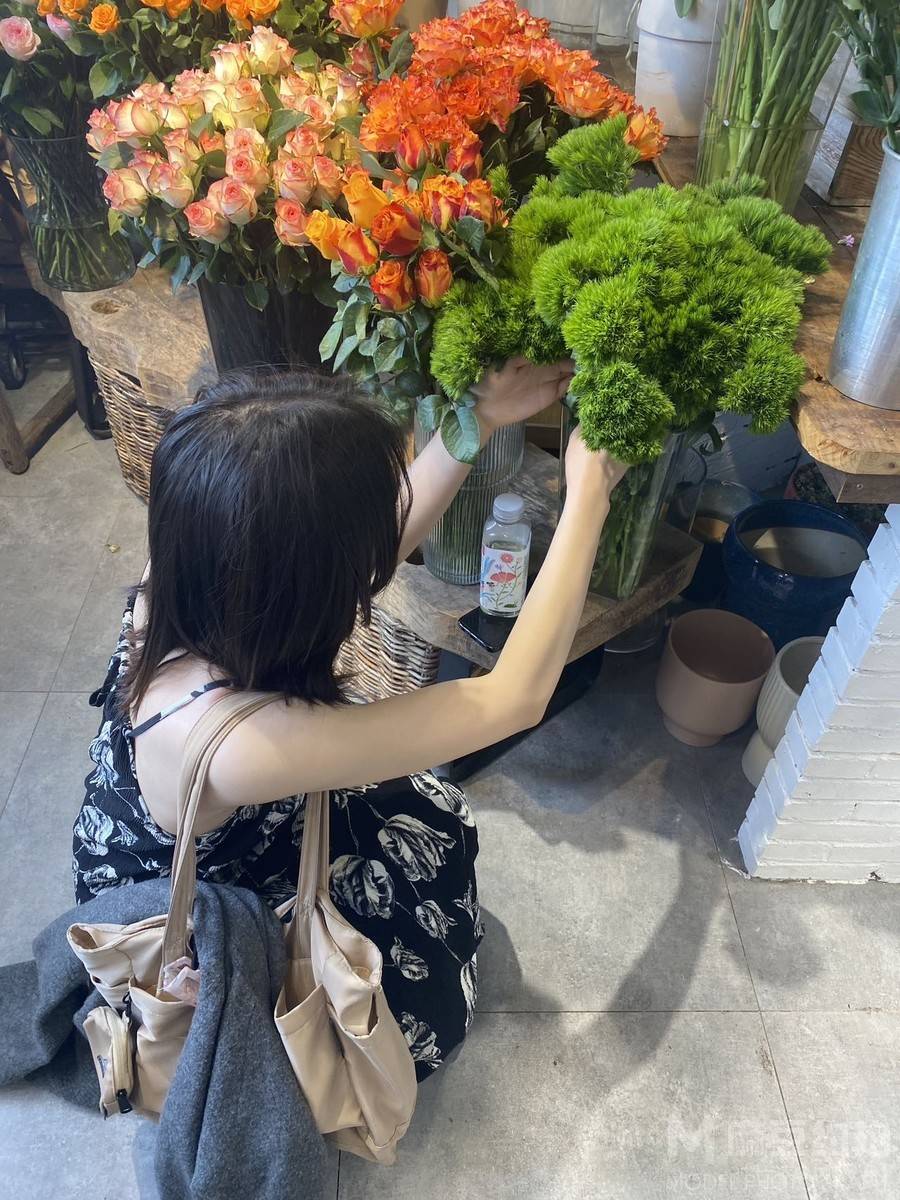 情绪模特