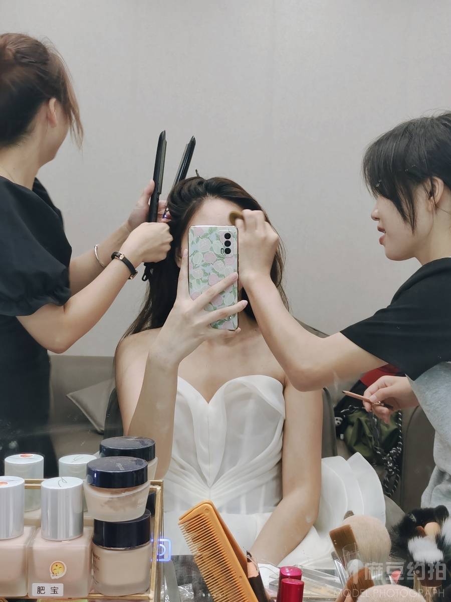 妆容模特
