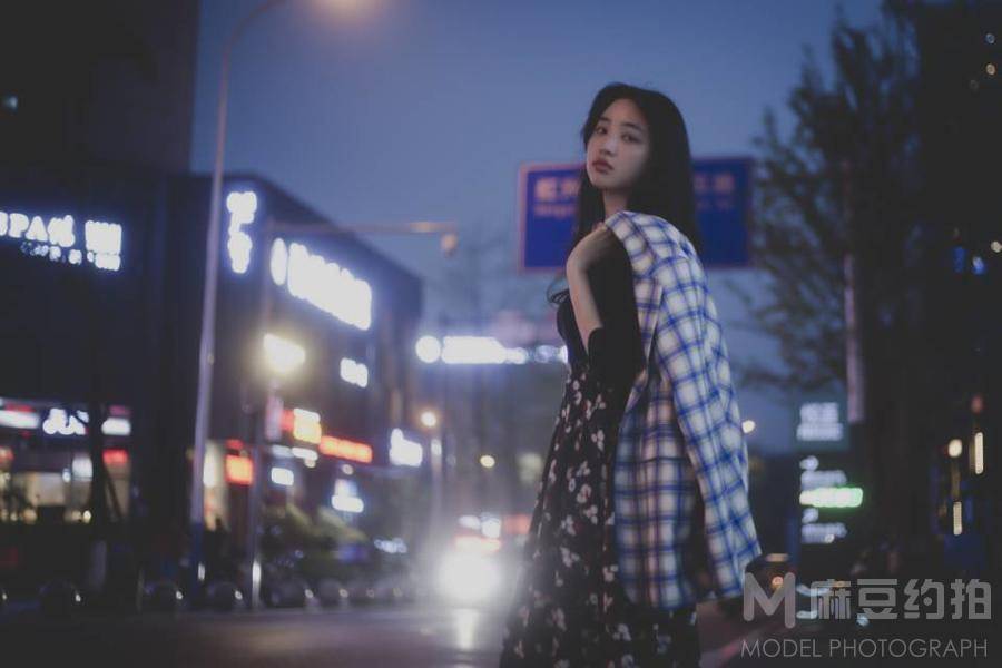 情绪模特