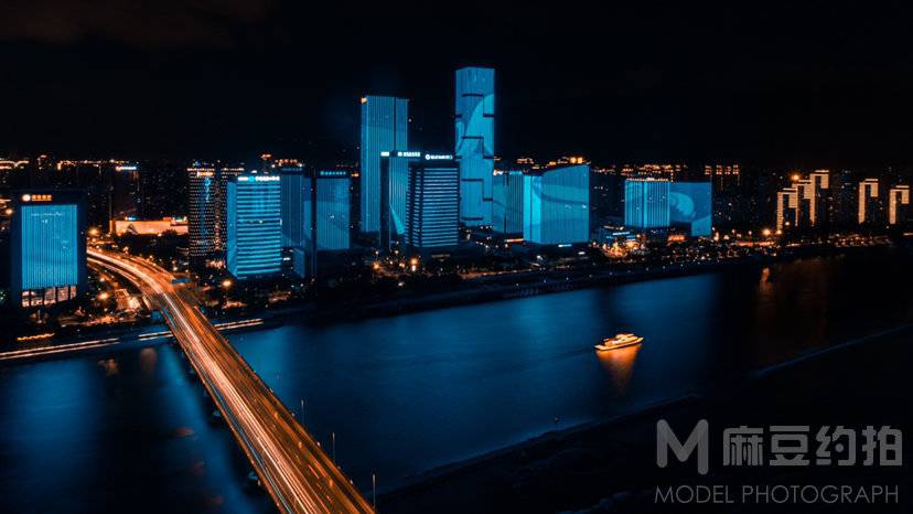 夜景模特