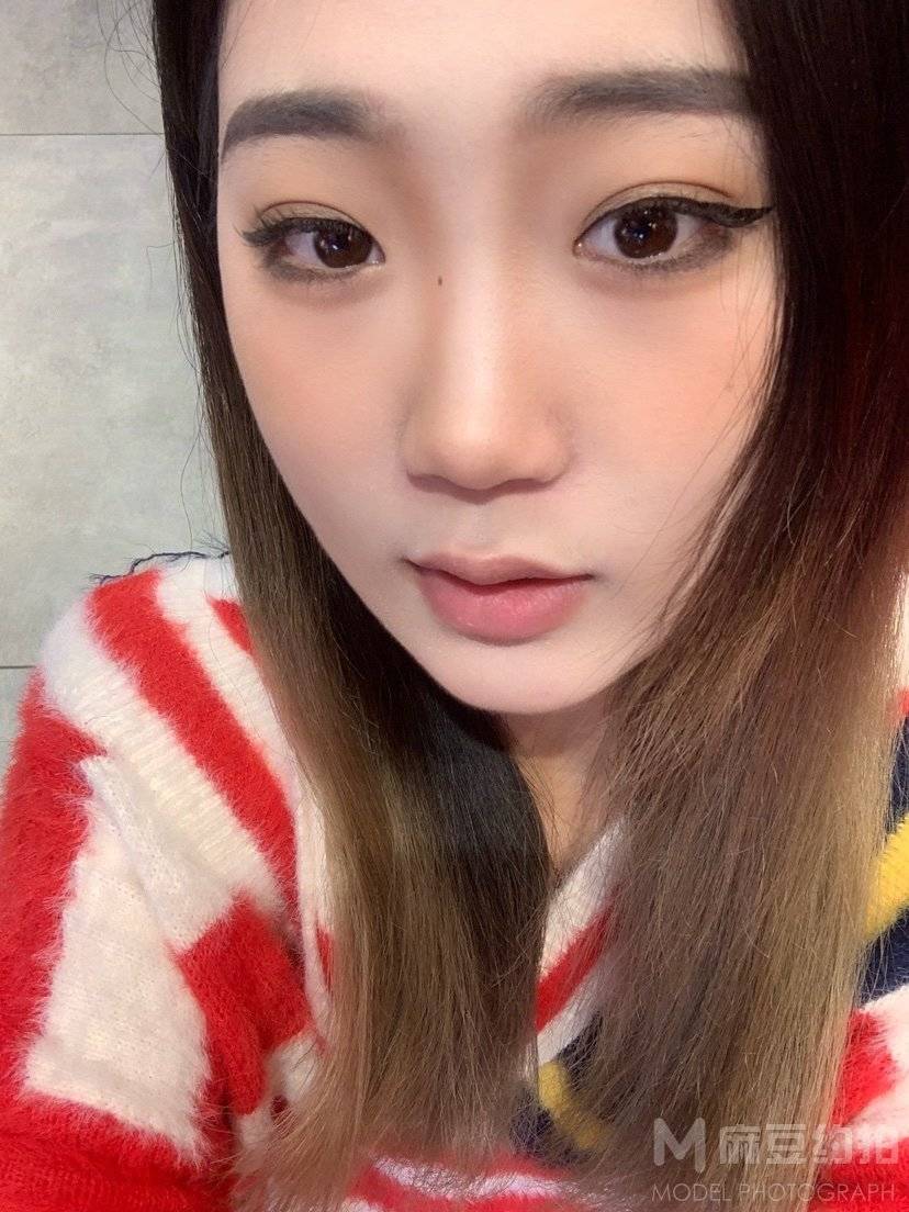 胶片模特