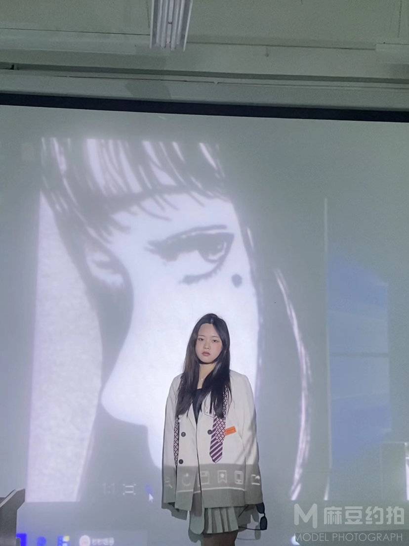 校园模特