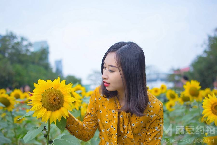 情绪模特